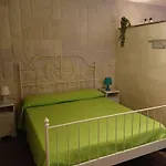Villa Sleeps 4 In A 100m From The Sandy Sea Torre Chianca