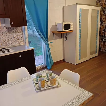 Sleeps 4 In A 100m From The Sandy Sea